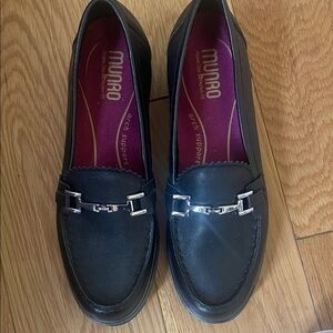 Munro Black Leather Loafers with Silver Accent